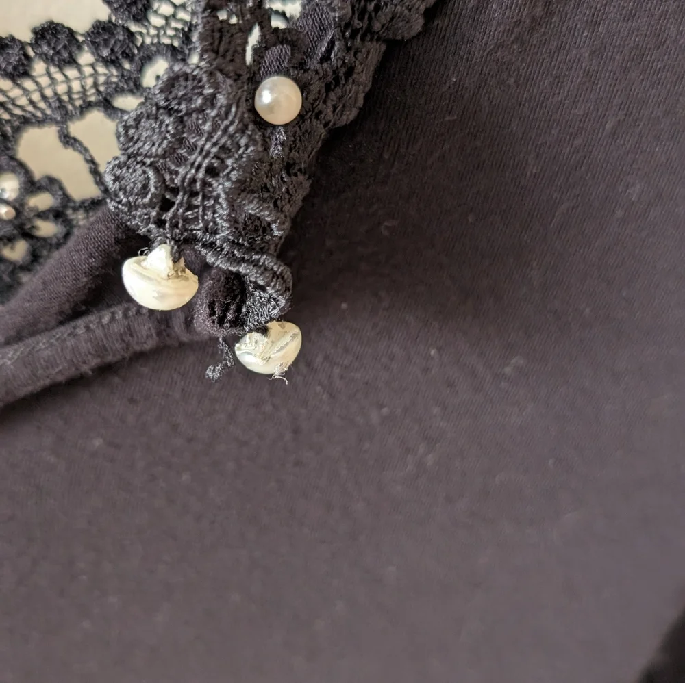 Top Chic pearl and lace embellished black short sleeve party top. Size Large - Picture 8 of 12